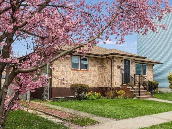 81 Burnett Ave, Maplewood, NJ 07040