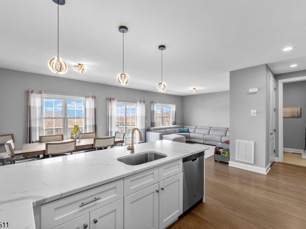 64 Halina Ln, Butler, NJ 07405