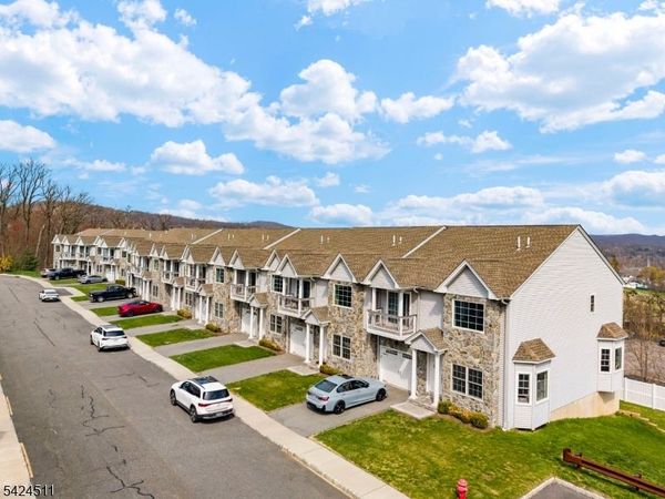 64 Halina Ln, Butler, NJ 07405