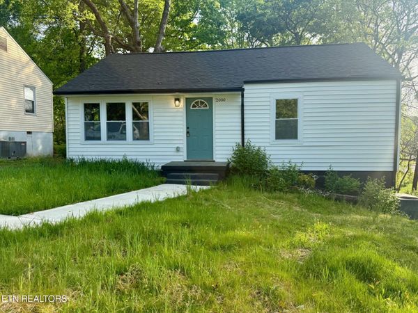 2000 N Park Blvd, Knoxville, TN 37917