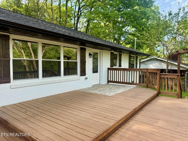 1216 Pilleaux Drive, Knoxville, TN 37912