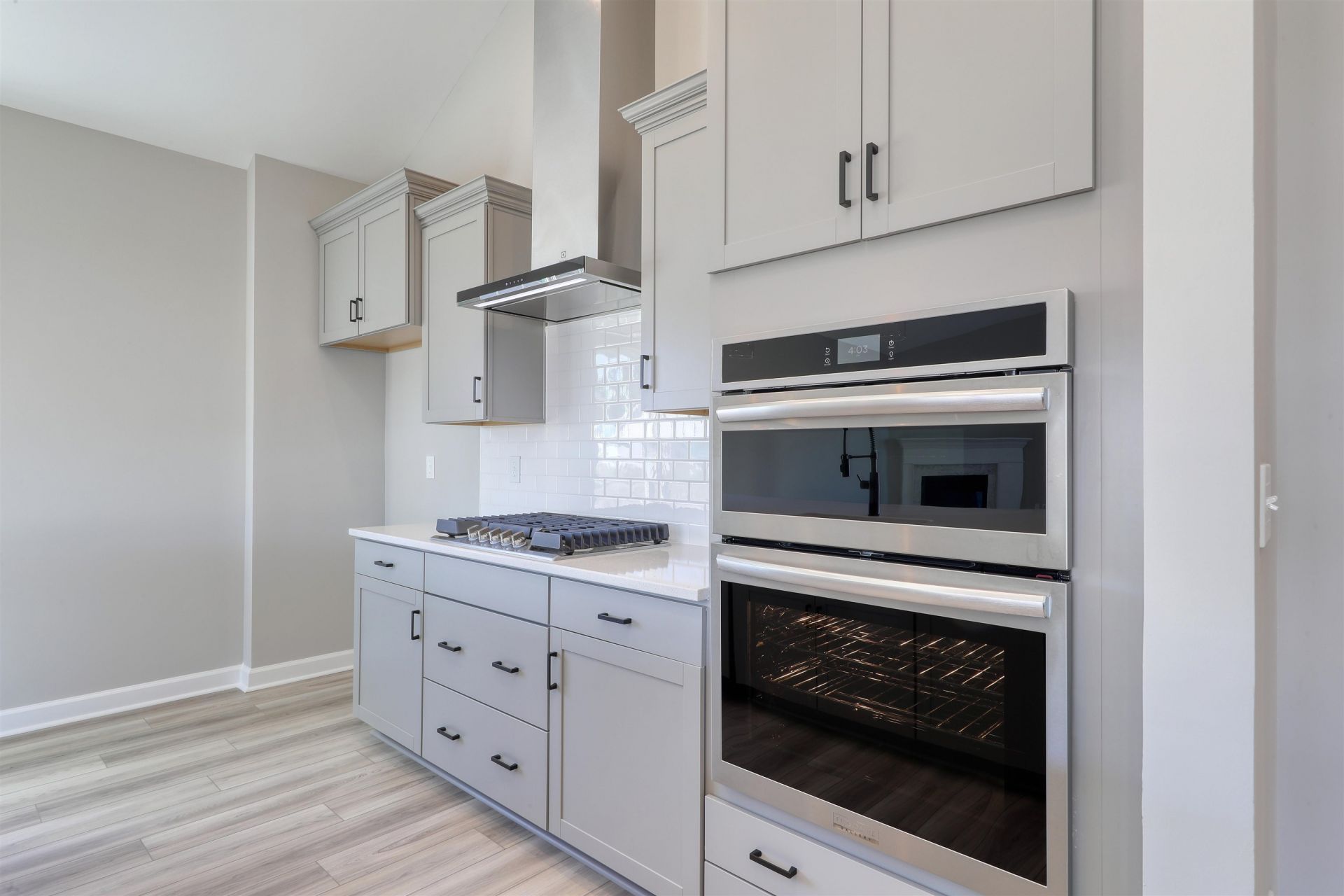 6273 Zoe Way Photo 8