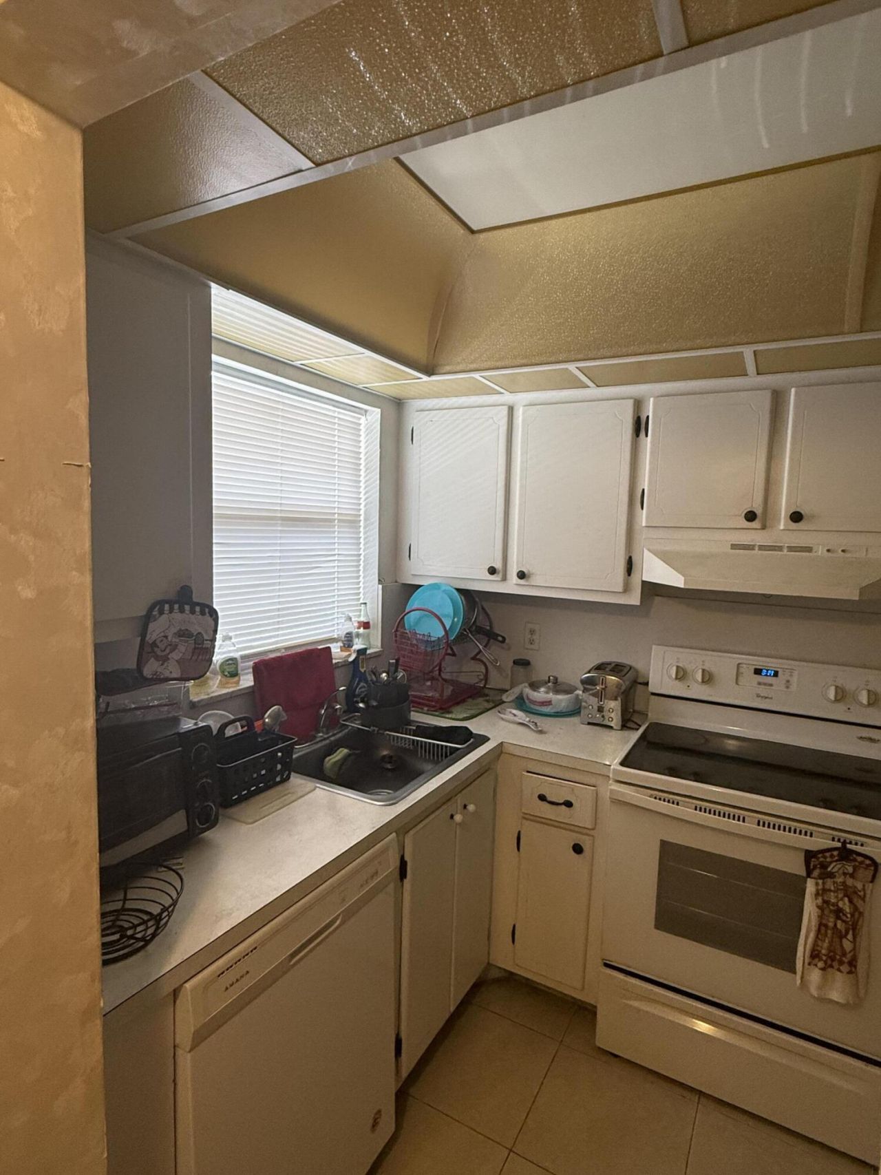 8051 Sunrise Lakes Drive N, Unit 210, Sunrise, FL 33322 Photo