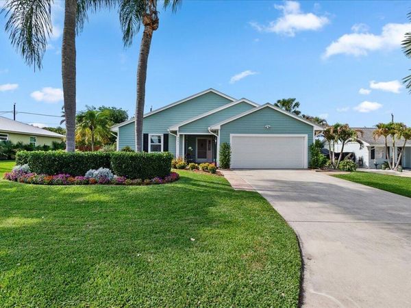 8093 SE Carlton Street, Hobe Sound, FL 33455