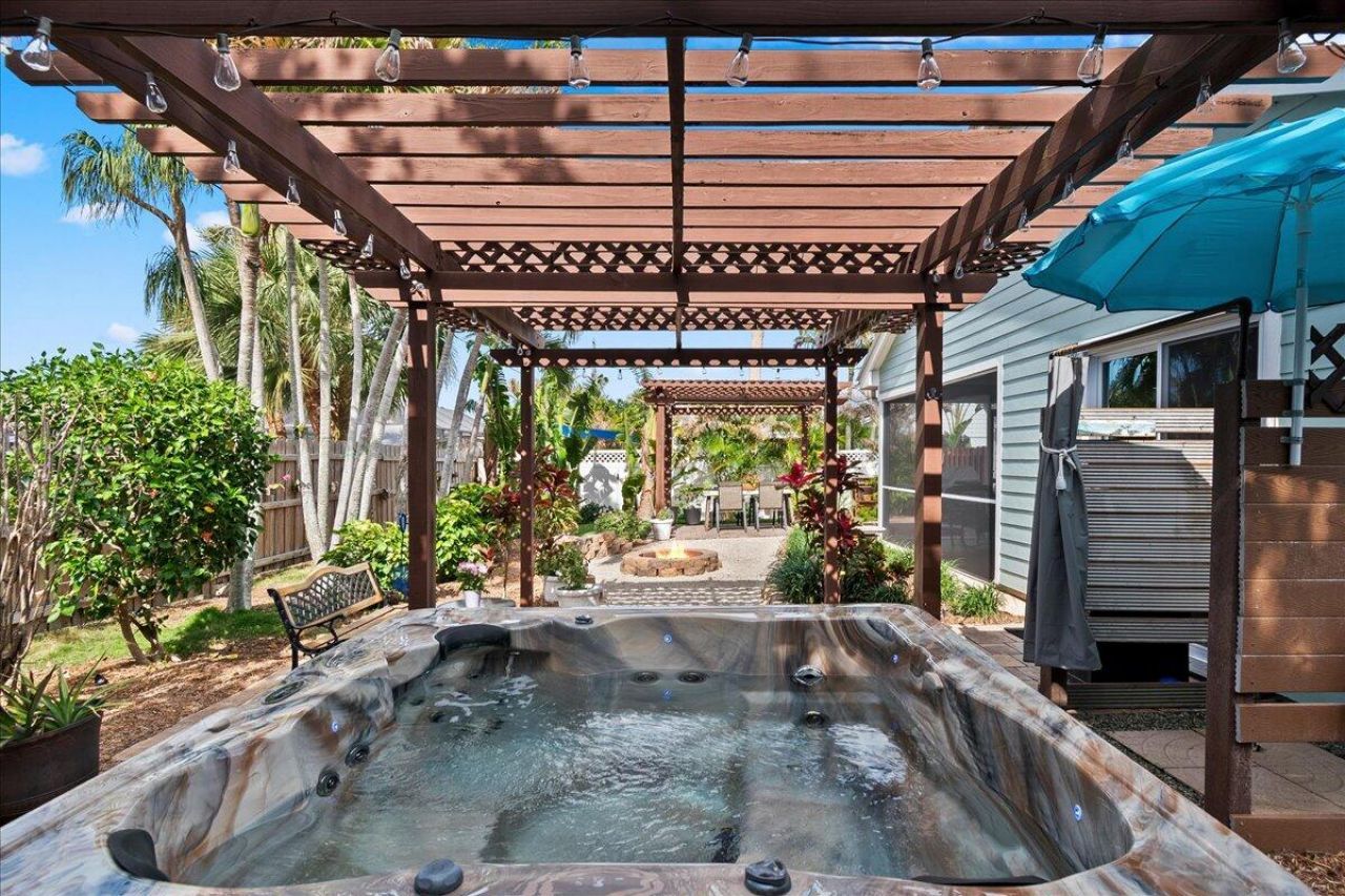 8093 SE Carlton Street, Hobe Sound, FL 33455 Photo