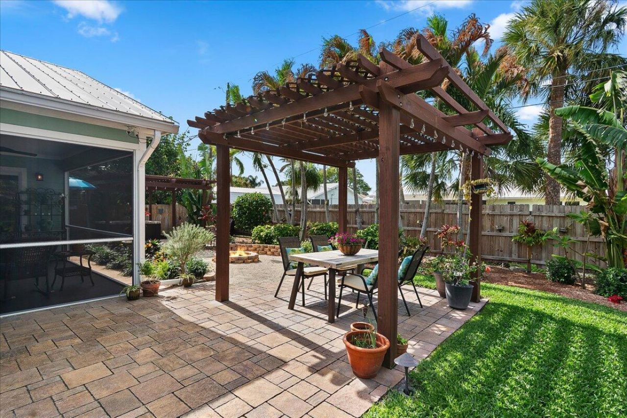 8093 SE Carlton Street, Hobe Sound, FL 33455 Photo