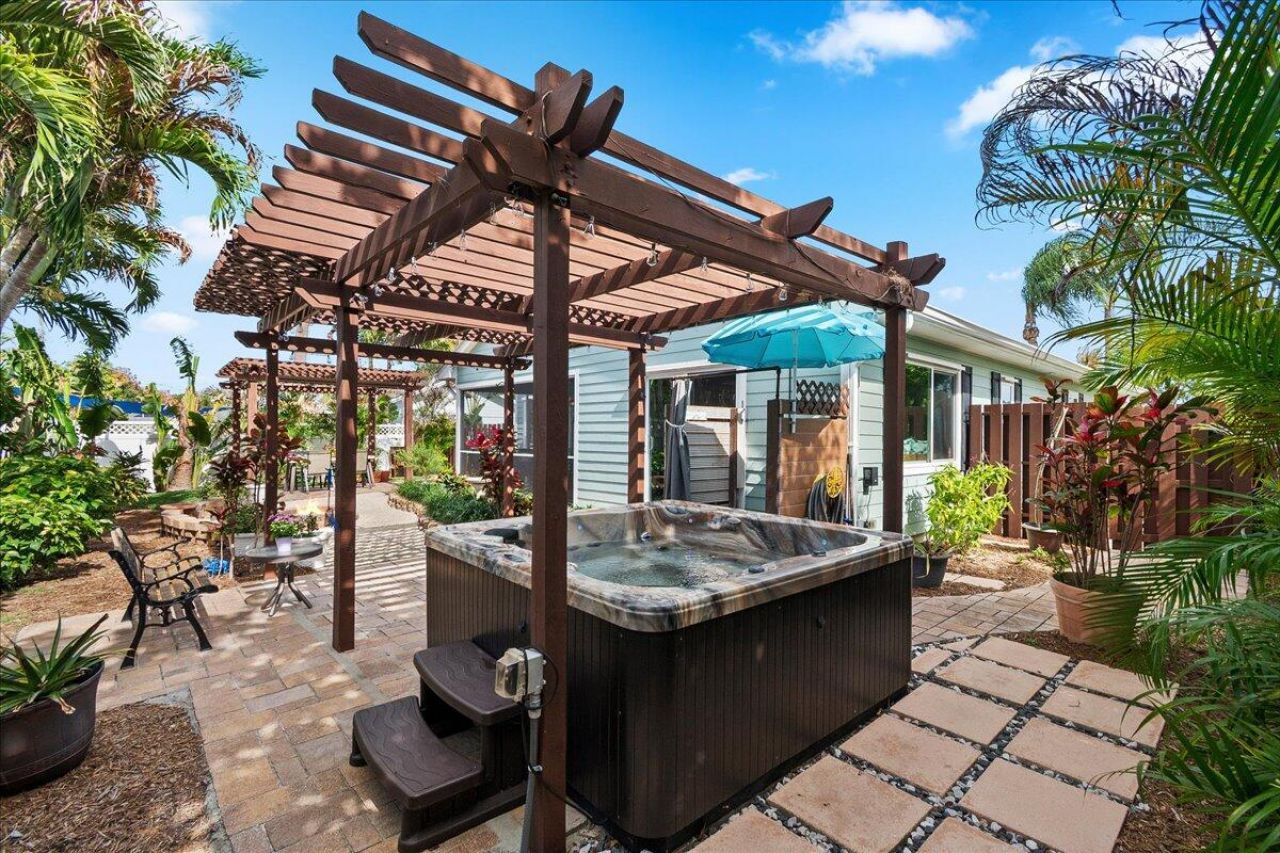 8093 SE Carlton Street, Hobe Sound, FL 33455 Photo