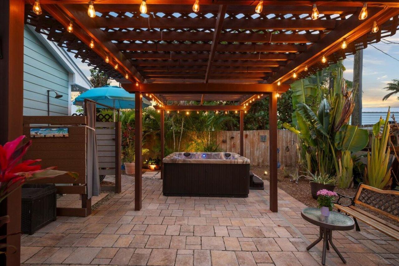 8093 SE Carlton Street, Hobe Sound, FL 33455 Photo