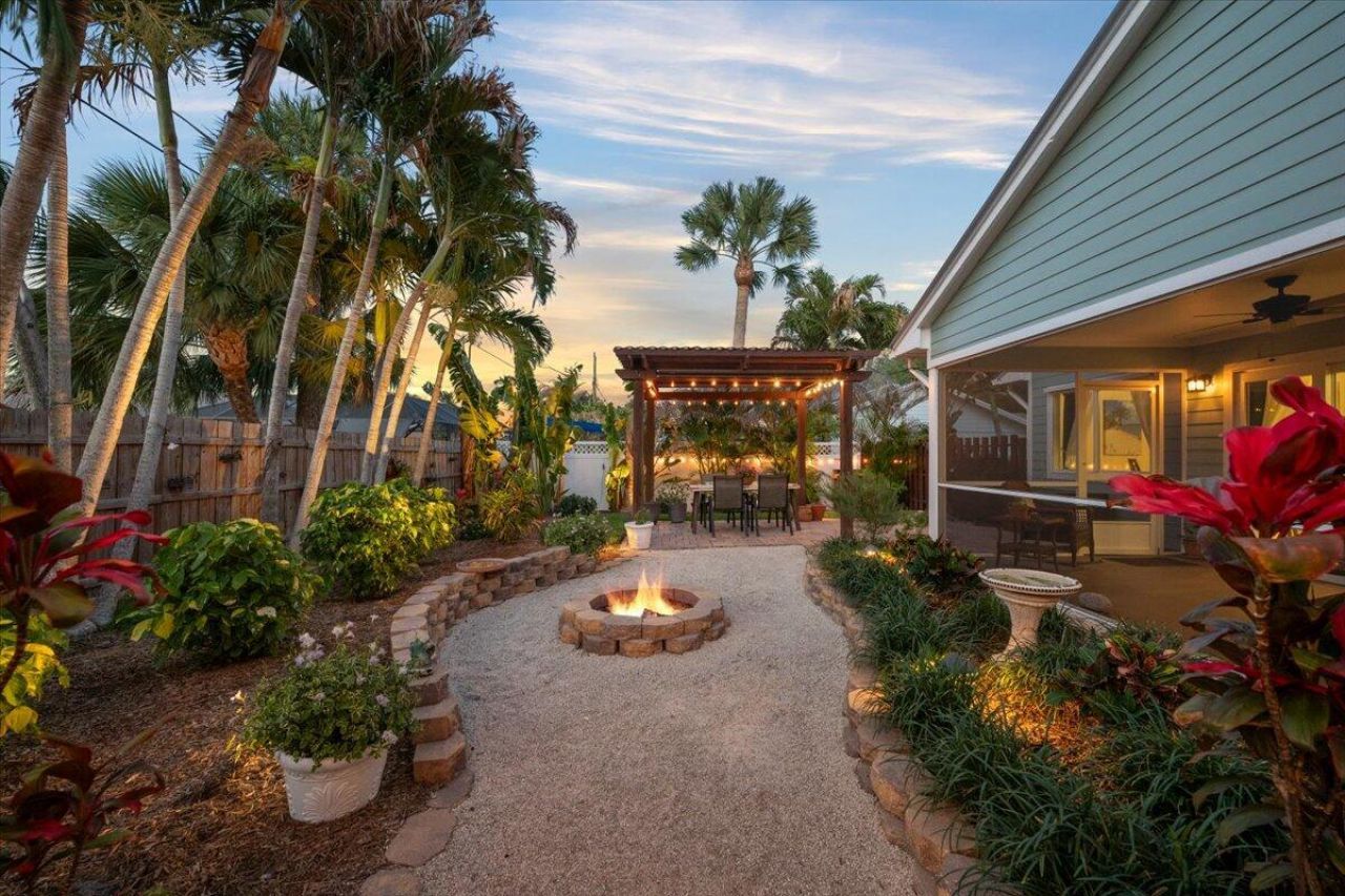 8093 SE Carlton Street, Hobe Sound, FL 33455 Photo