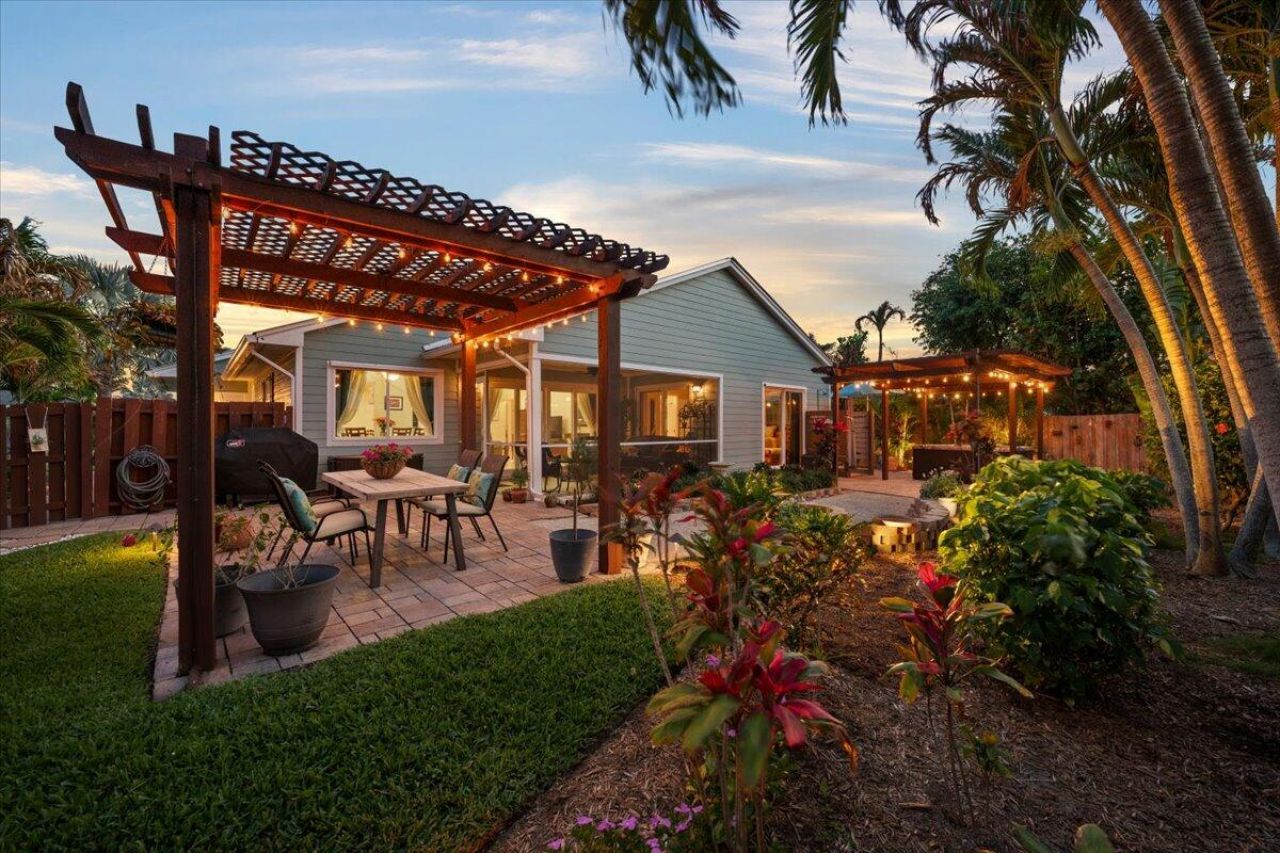 8093 SE Carlton Street, Hobe Sound, FL 33455 Photo