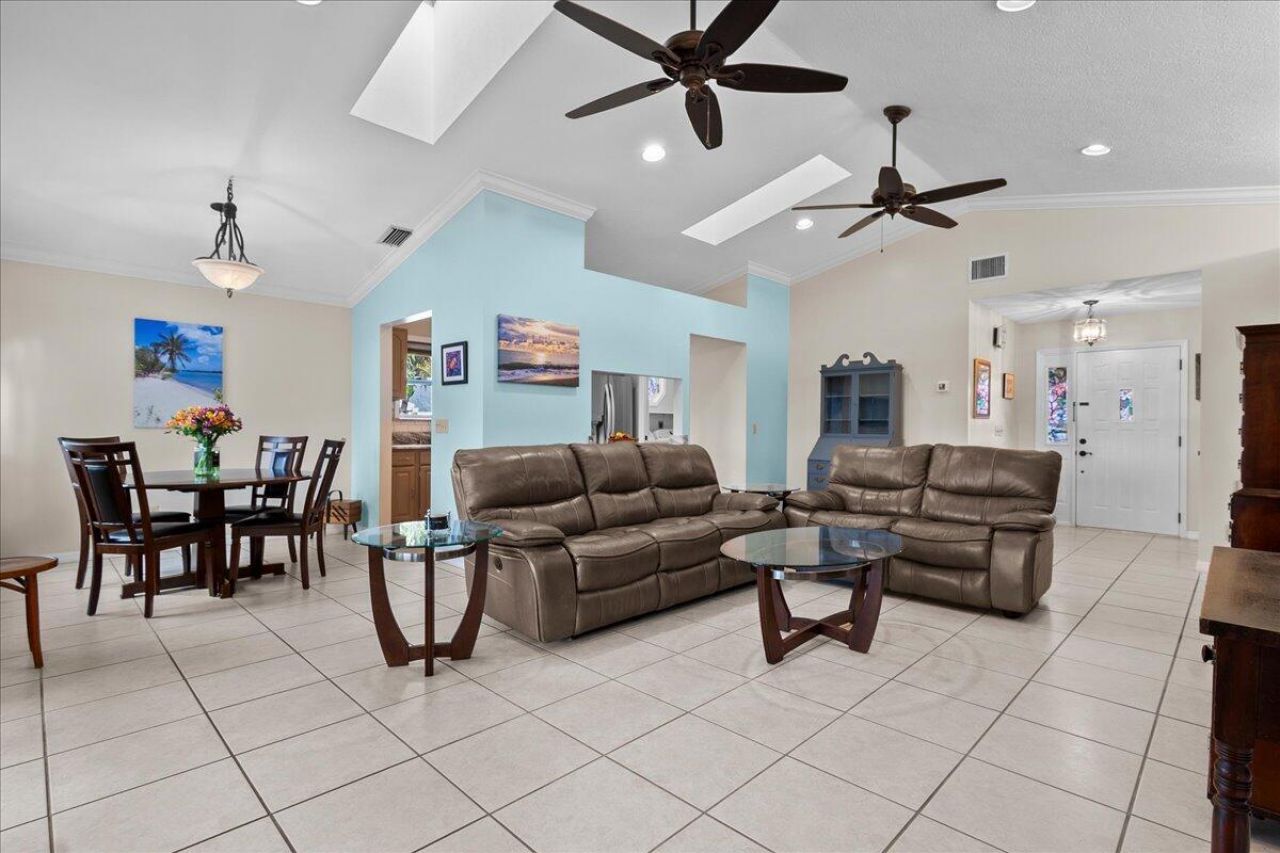 8093 SE Carlton Street, Hobe Sound, FL 33455 Photo