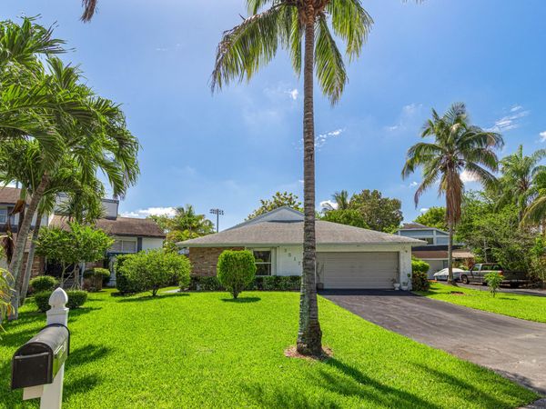 3517 NW 73rd Way NW, Coral Springs, FL 33065