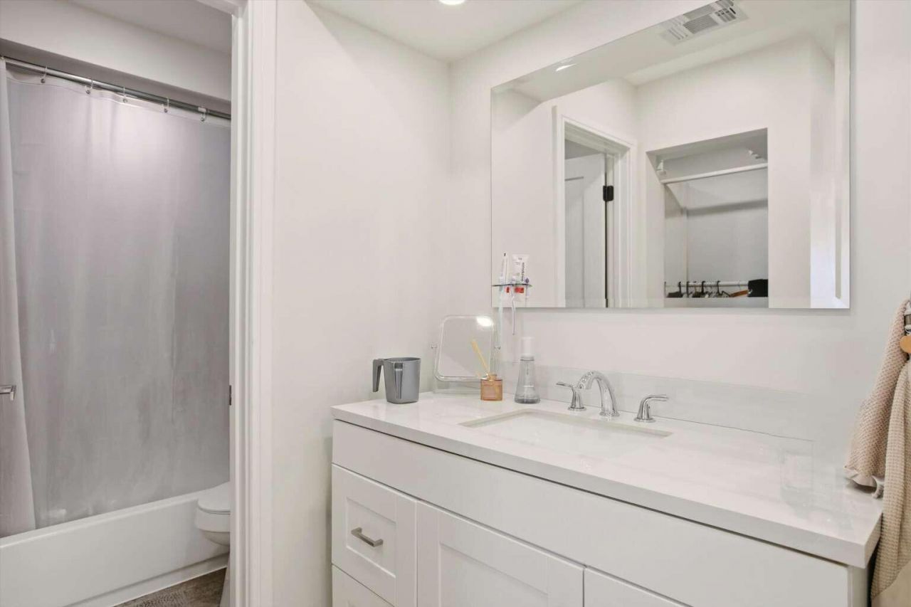 16750 NE 10th Avenue, Unit 312, North Miami Beach, FL 33162 Photo