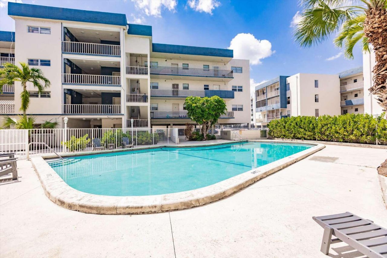 16750 NE 10th Avenue, Unit 312, North Miami Beach, FL 33162 Photo