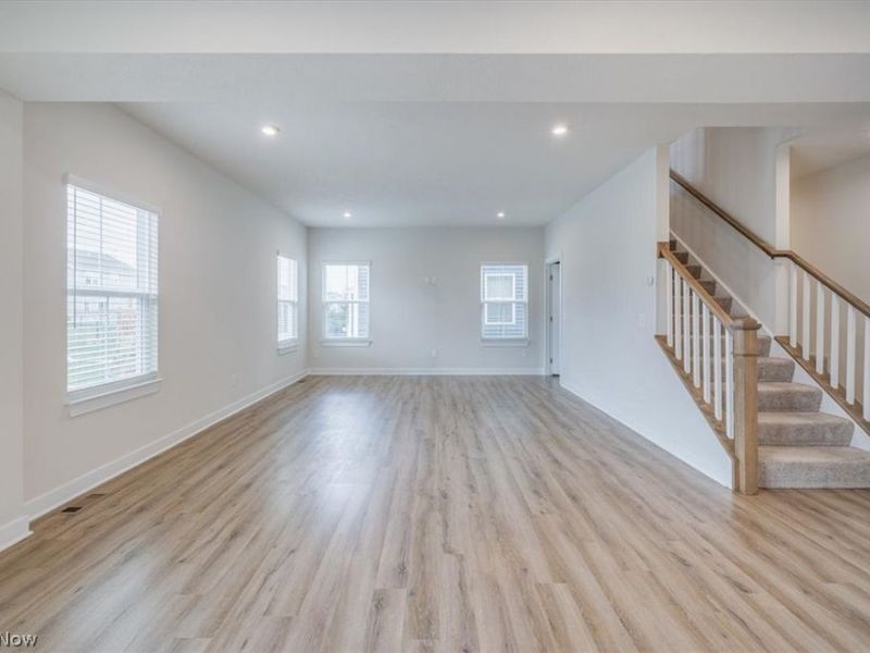 36270 Lands End Drive, North Ridgeville, OH 44039 Photo 10