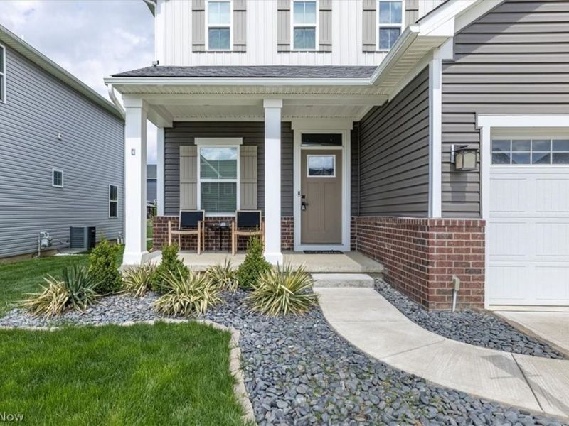 36270 Lands End Drive, North Ridgeville, OH 44039 Photo 2