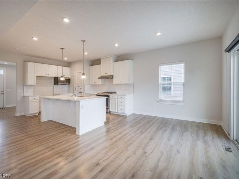 36270 Lands End Drive, North Ridgeville, OH 44039 Photo 7