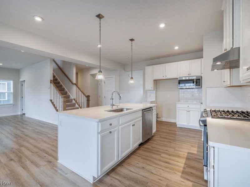 36270 Lands End Drive, North Ridgeville, OH 44039 Photo 8