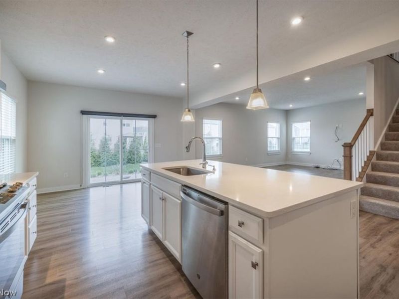 36270 Lands End Drive, North Ridgeville, OH 44039 Photo 9