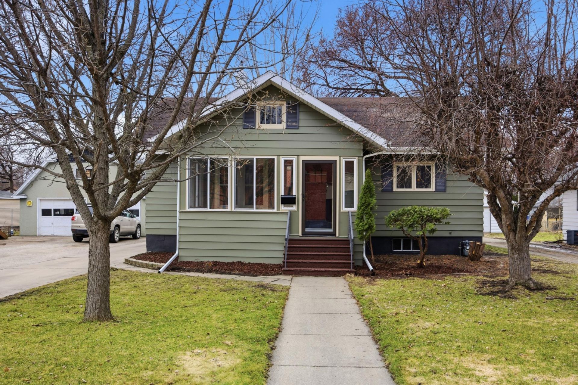 1322 9th Avenue S, Fargo, ND 58103 Main Photo