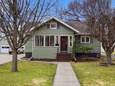 1322 9th Avenue S, Fargo, ND 58103