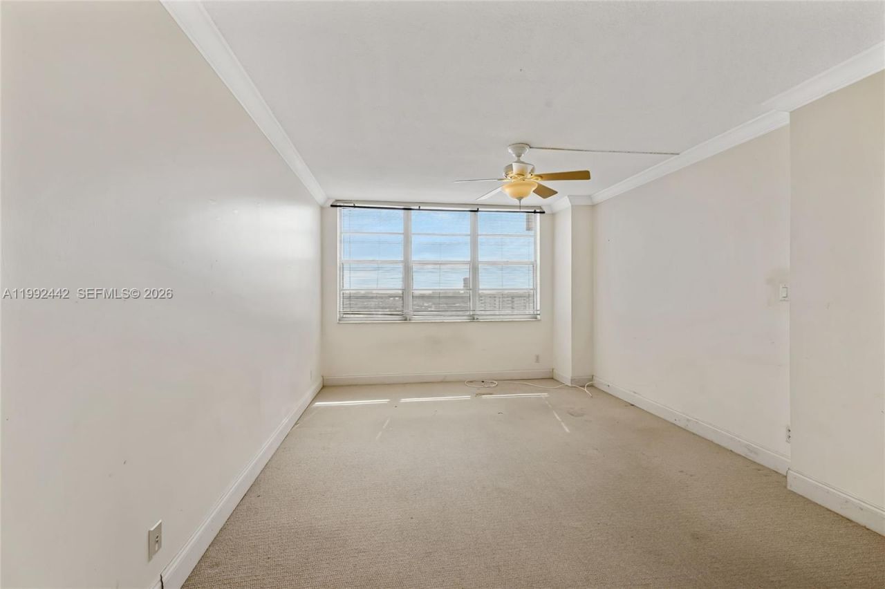 137 Golden Isles Dr, Unit 1214, Hallandale Beach, FL 33009 Photo