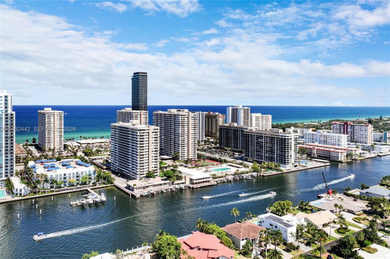 137 Golden Isles Dr, Unit 1214, Hallandale Beach, FL 33009 Photo