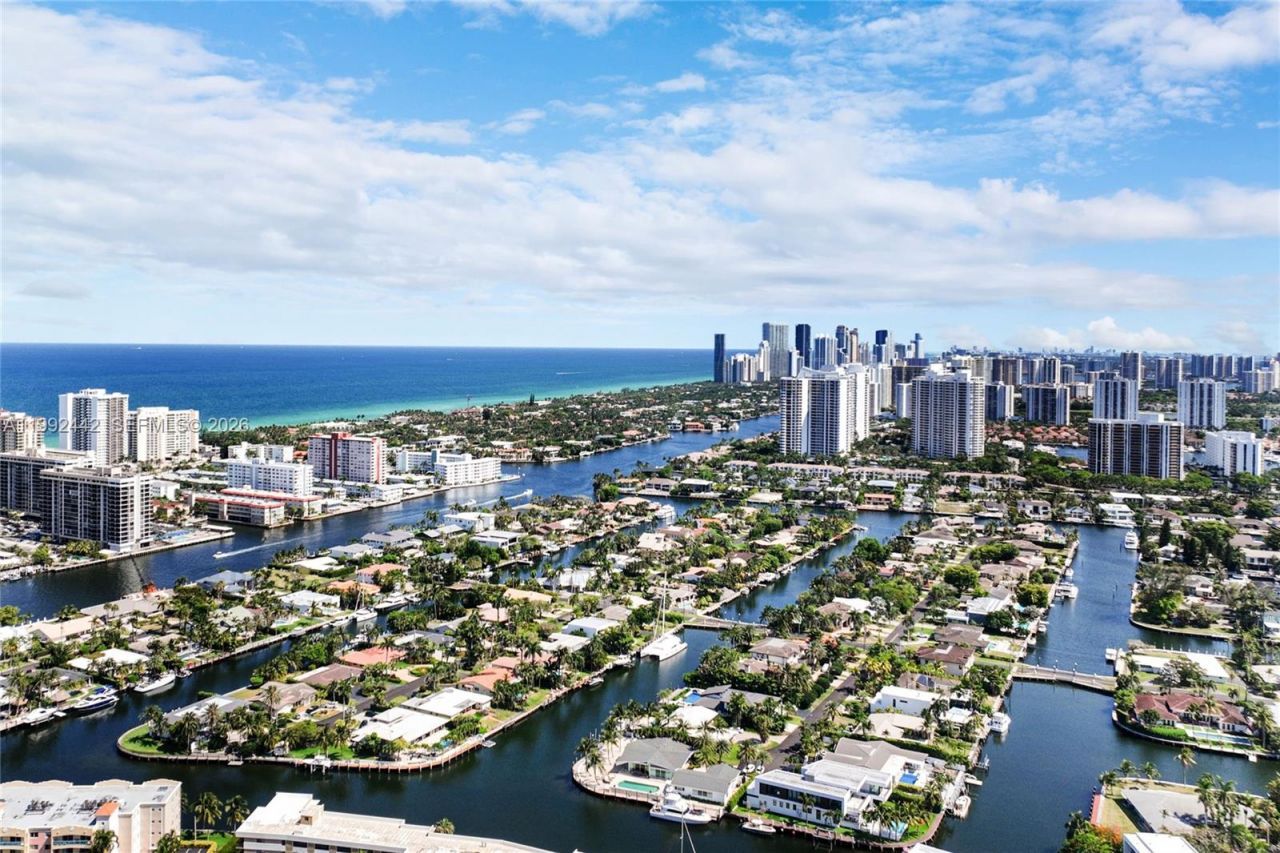 137 Golden Isles Dr, Unit 1214, Hallandale Beach, FL 33009 Photo