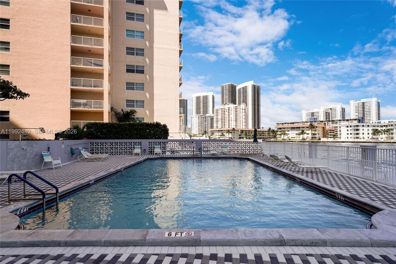 137 Golden Isles Dr, Unit 1214, Hallandale Beach, FL 33009 Photo