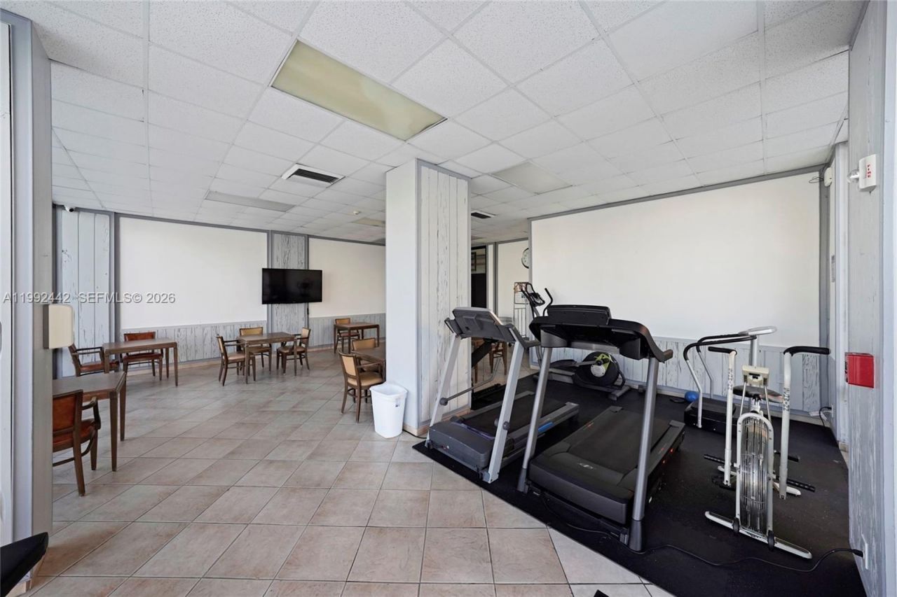 137 Golden Isles Dr, Unit 1214, Hallandale Beach, FL 33009 Photo