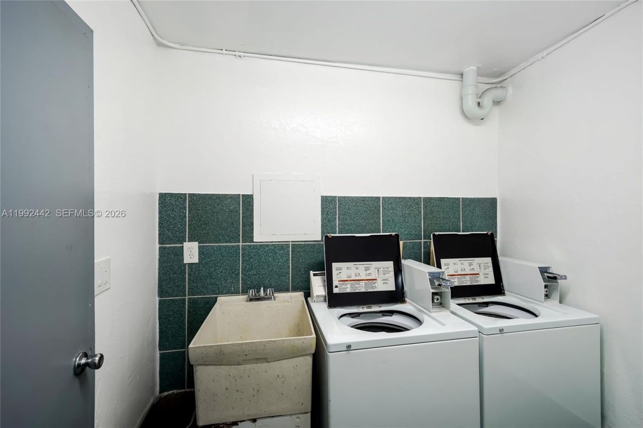 137 Golden Isles Dr, Unit 1214, Hallandale Beach, FL 33009 Photo