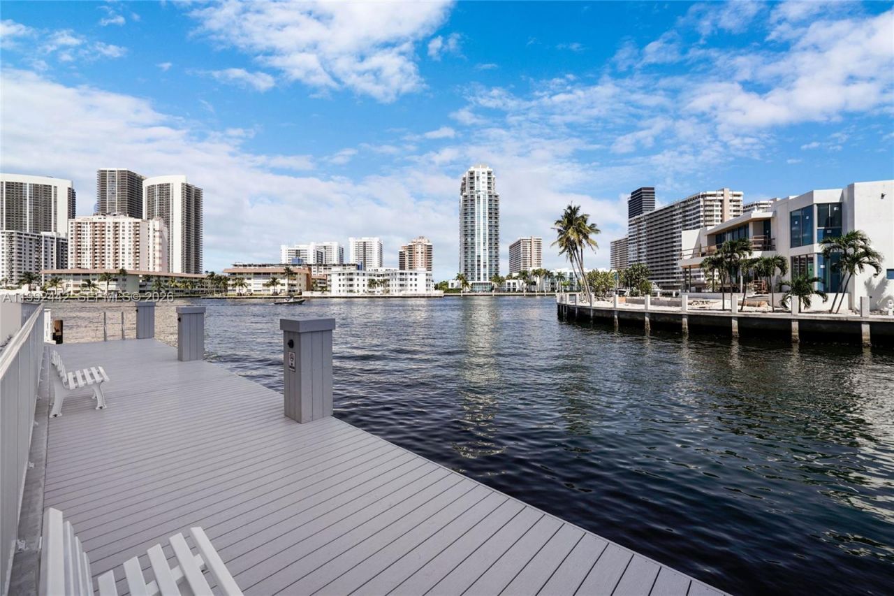 137 Golden Isles Dr, Unit 1214, Hallandale Beach, FL 33009 Photo