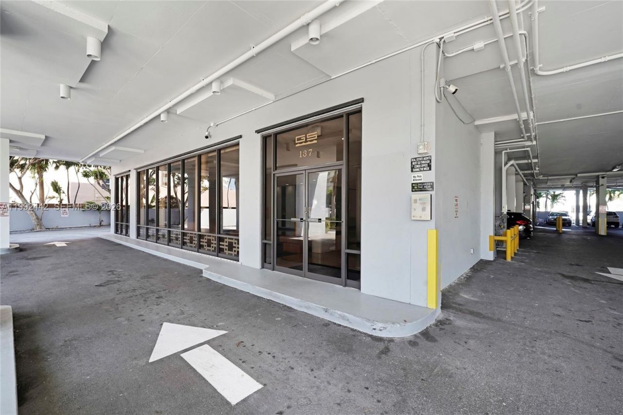 137 Golden Isles Dr, Unit 1214, Hallandale Beach, FL 33009 Photo