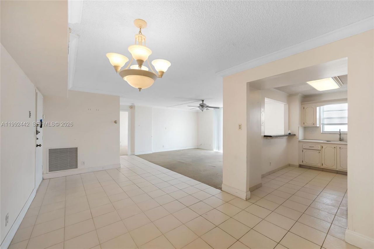 137 Golden Isles Dr, Unit 1214, Hallandale Beach, FL 33009 Photo