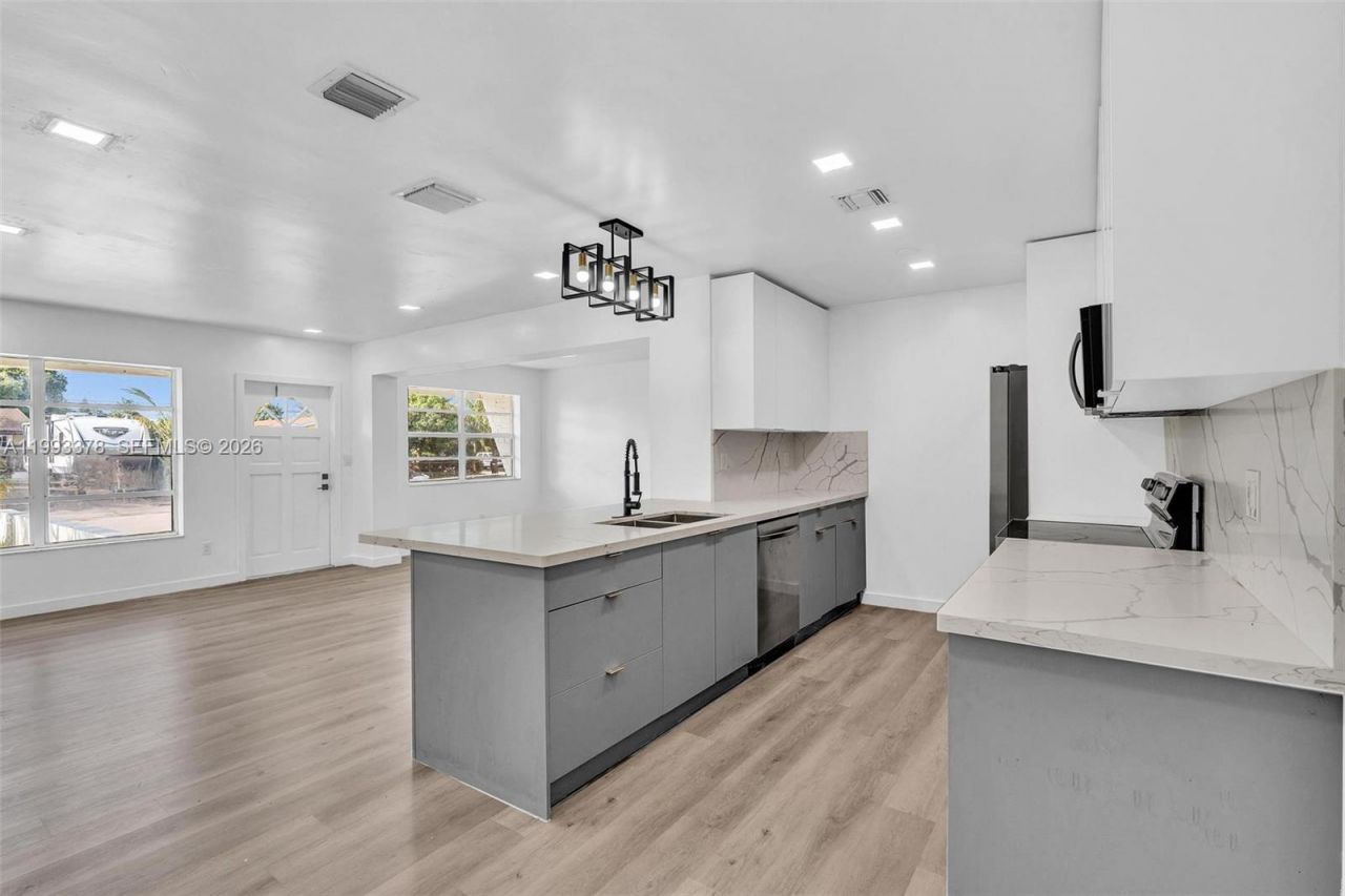 7041 Raleigh St, Unit B, Hollywood, FL 33024 Photo