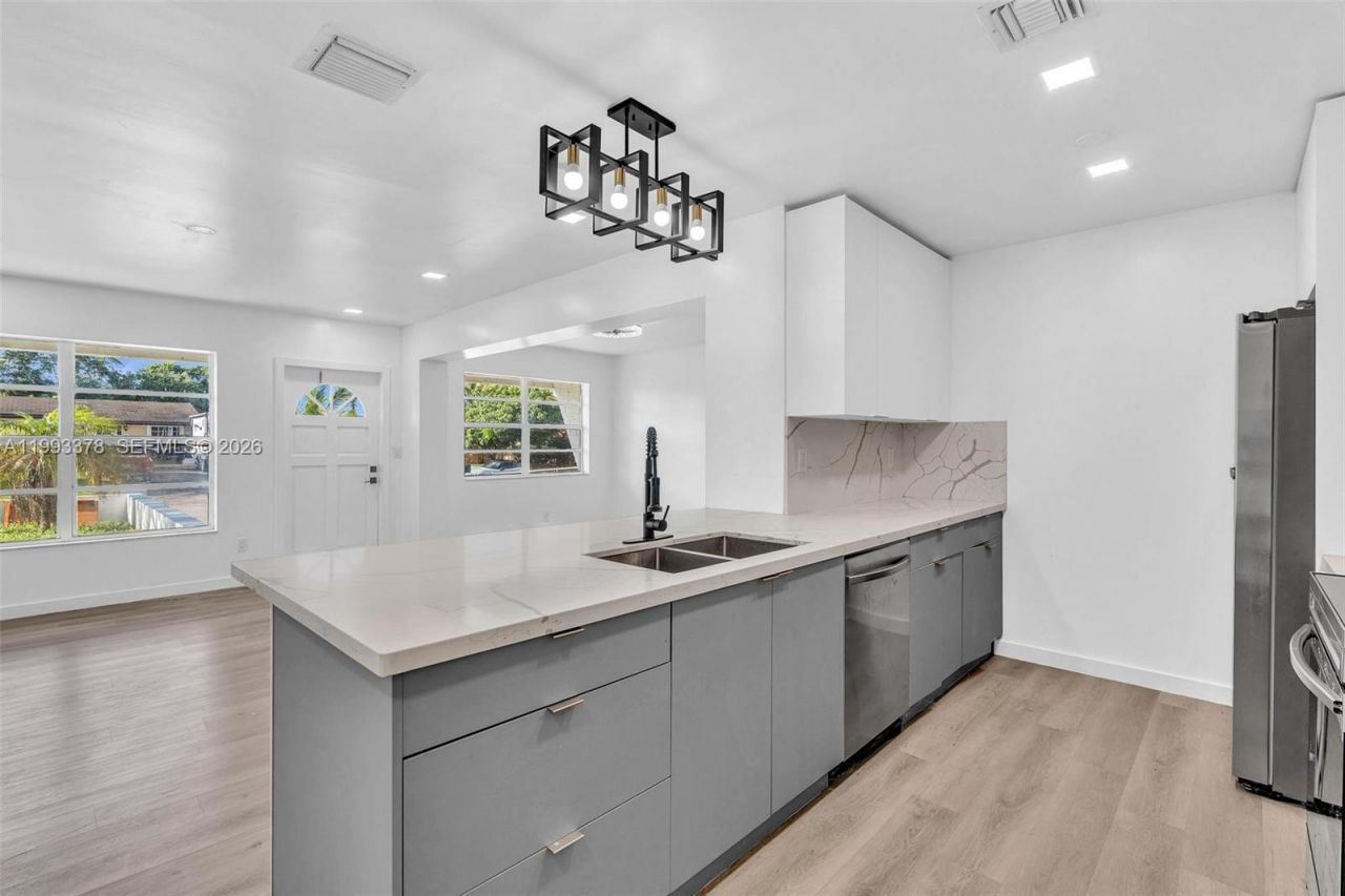 7041 Raleigh St, Unit B, Hollywood, FL 33024 Photo