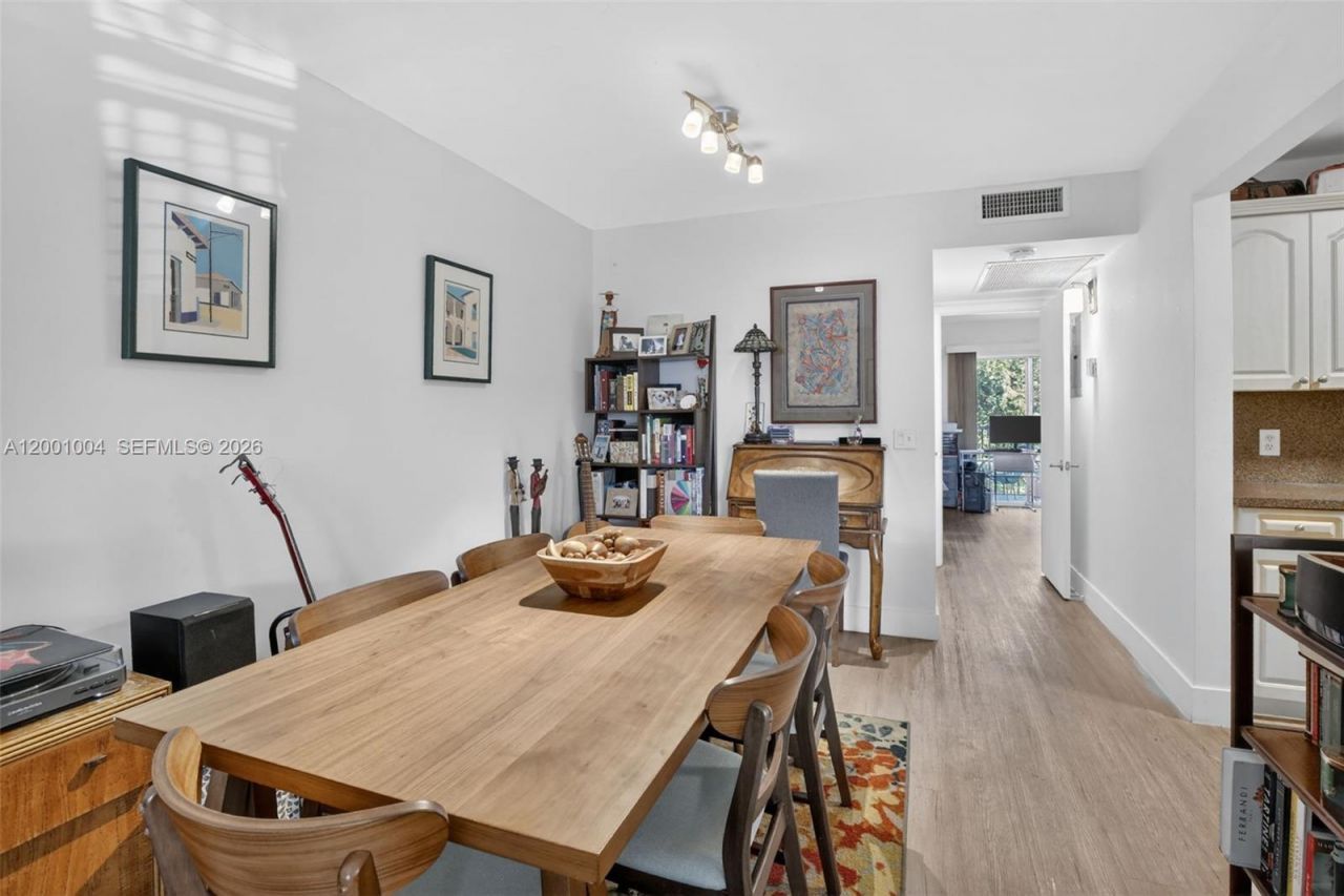 101 SW 132nd Way, Unit 213J, Pembroke Pines, FL 33027 Photo