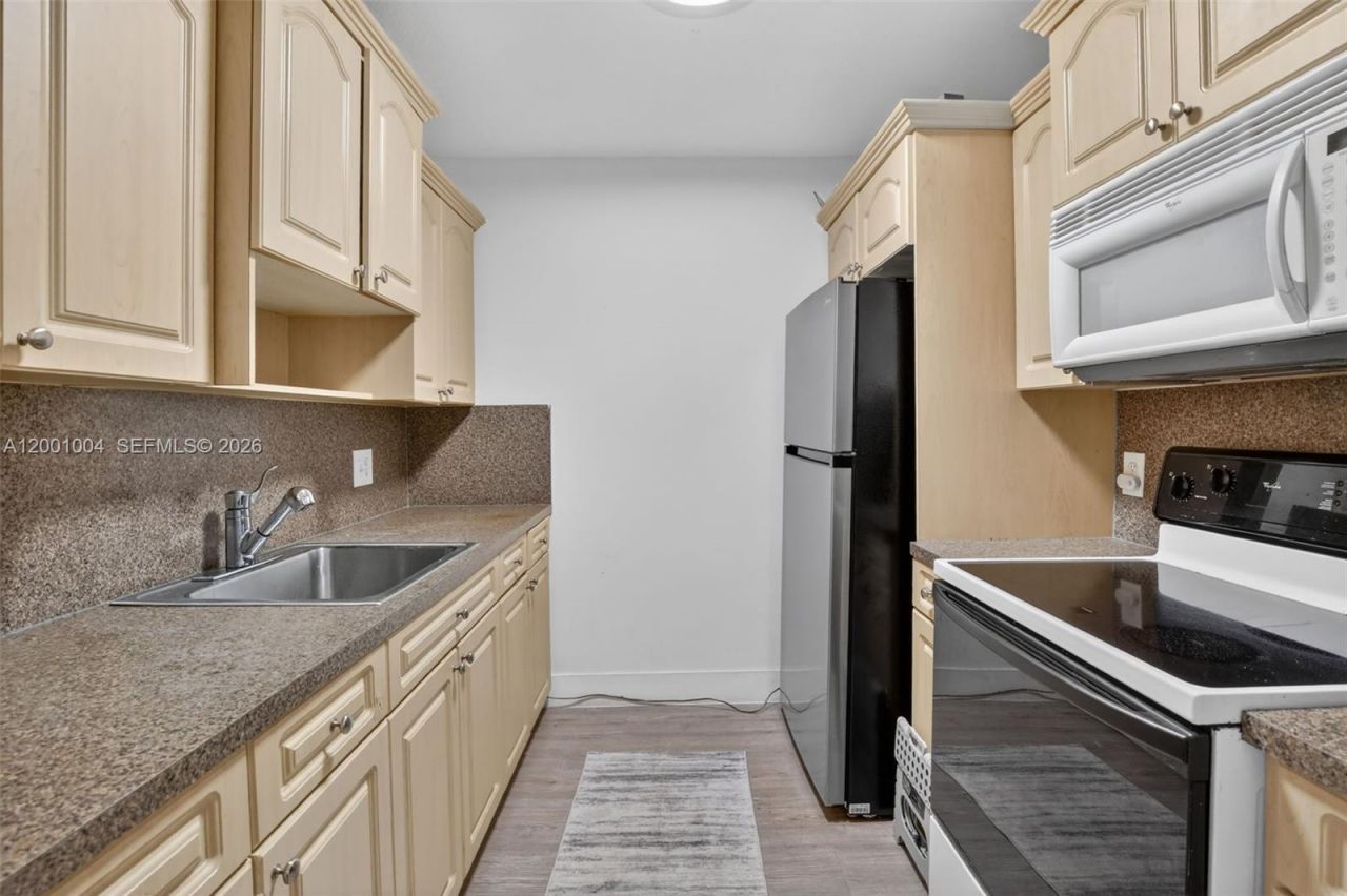 101 SW 132nd Way, Unit 213J, Pembroke Pines, FL 33027 Photo