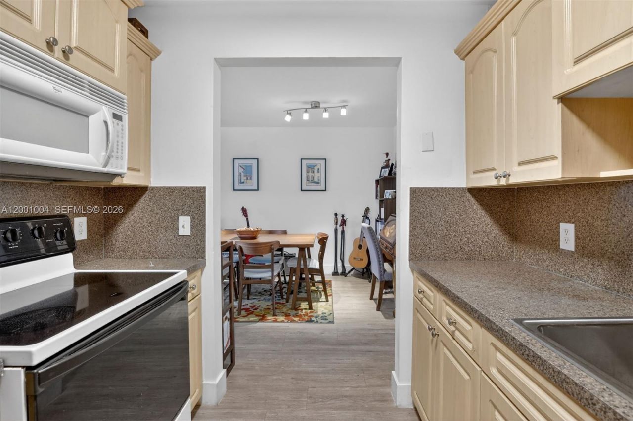 101 SW 132nd Way, Unit 213J, Pembroke Pines, FL 33027 Photo