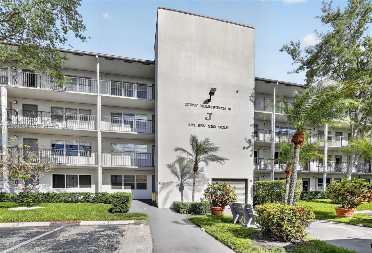 101 SW 132nd Way, Unit 213J, Pembroke Pines, FL 33027 Photo