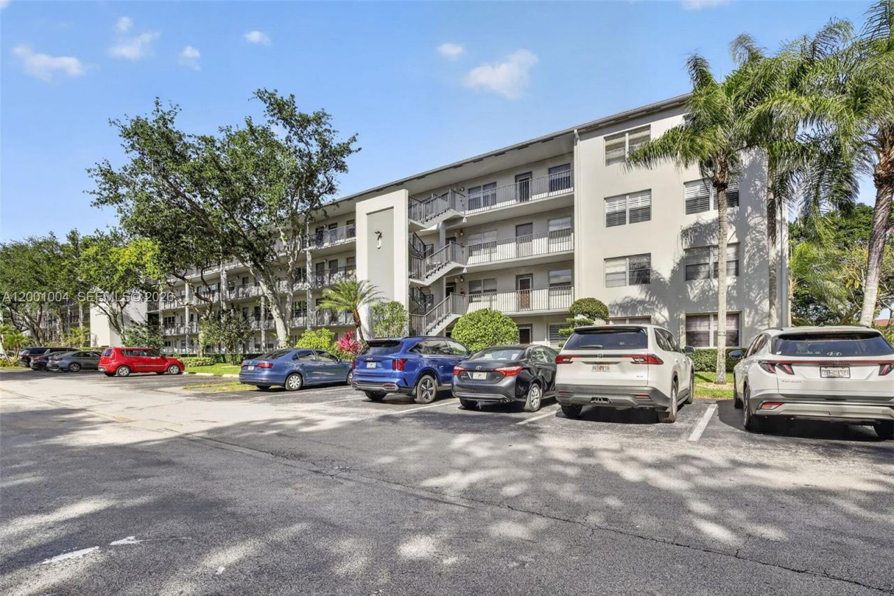 101 SW 132nd Way, Unit 213J, Pembroke Pines, FL 33027 Photo