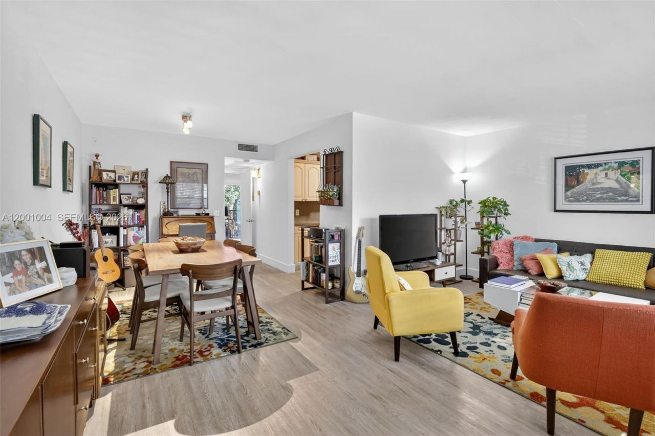 101 SW 132nd Way, Unit 213J, Pembroke Pines, FL 33027 Photo