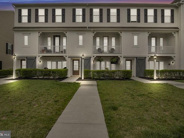 3234 PARADE STREET , MECHANICSBURG, PA 17055