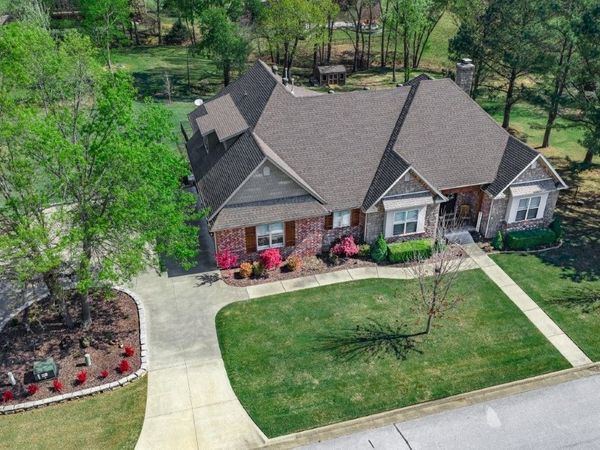 10016 Camelot Lane, Rogers, AR 72758