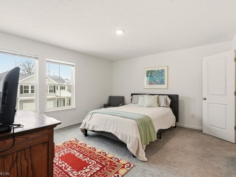 677 Crossings Lane, Akron, OH 44320 Photo 10