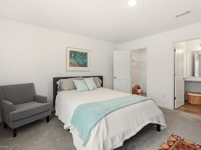 677 Crossings Lane, Akron, OH 44320 Photo 11