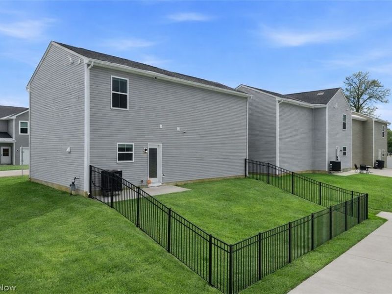 677 Crossings Lane, Akron, OH 44320 Photo 20