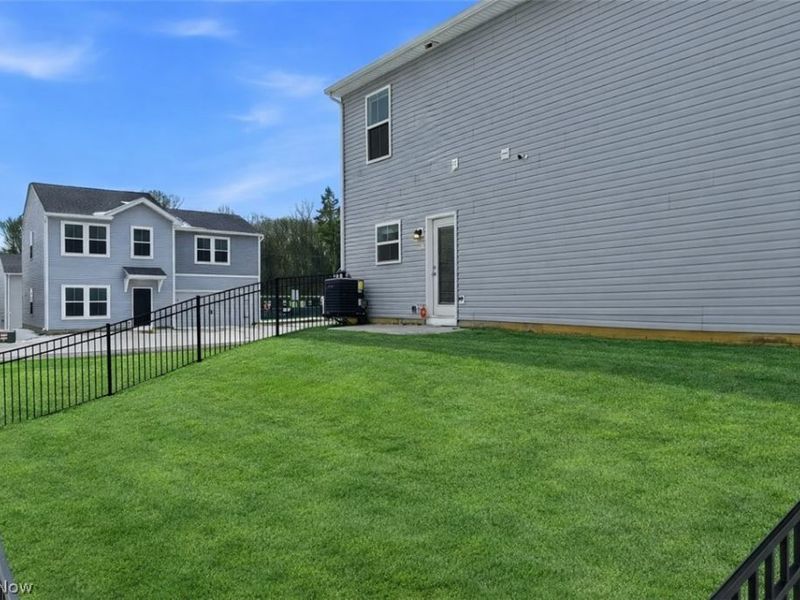 677 Crossings Lane, Akron, OH 44320 Photo 21