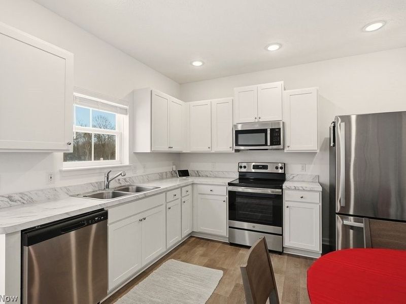 677 Crossings Lane, Akron, OH 44320 Photo 6