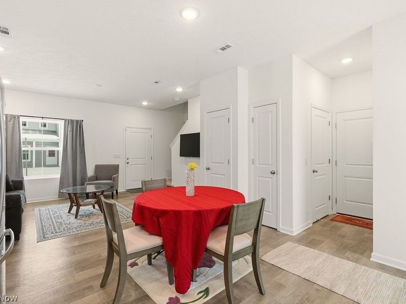 677 Crossings Lane, Akron, OH 44320 Photo 8